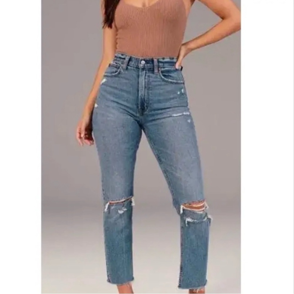 Abercrombie Ankle Straight Ultra High Rise Jeans Short